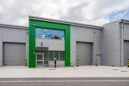 Unit 2 Trade City, 98-172 Kingsway, Luton, Industrial / Industrial/Logistics To Let - unit 2 luton.jpg