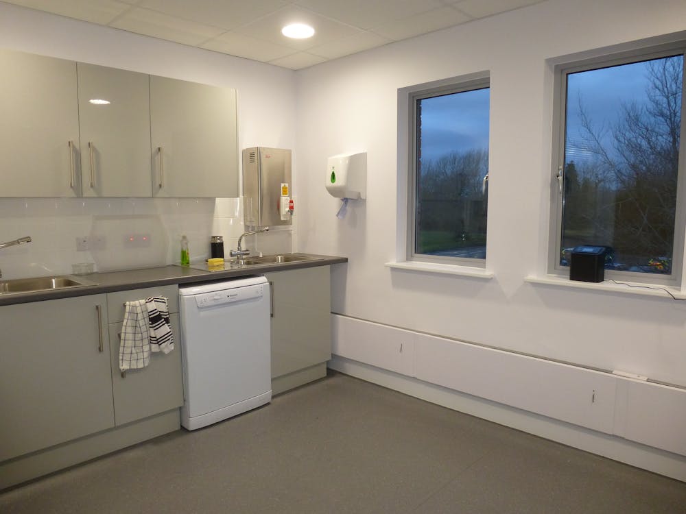 Zone 3, Second Floor, Gloucester Road - Image 4