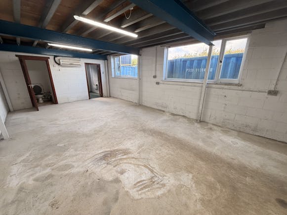 11 Hartley Business Park, Selborne Road, Alton, Industrial / Warehouse To Let - IMG_0500.jpeg