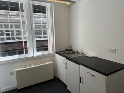 130 Fleet Street, London, Office To Let - 3rd floor - kitchenette