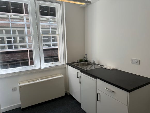 130 Fleet Street, London, Offices To Let - 3rd floor - kitchenette