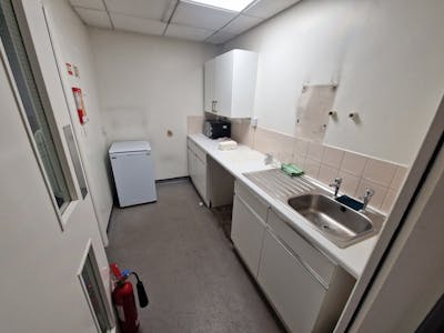 First Floor Offices, Compass Road, Portsmouth, Office To Let - 20250730_125906.jpg