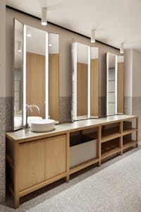 1 Oliver's Yard, London, Office To Let - WC's