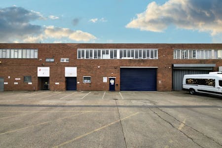 Unit 4 Blackwall Trading Estate, Lanrick Road, London, Trade Counter / Industrial / Warehouse To Let - 1.jpg