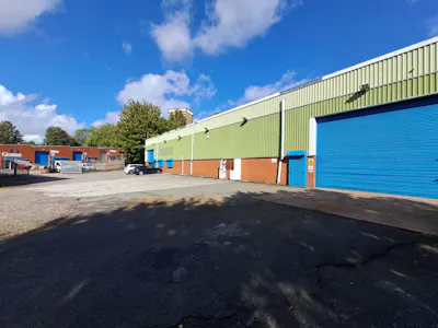 Unit 40, Delph Industrial Estate, Brierley Hill, Industrial / Trade Counter / Warehouse To Let - p3.jpg