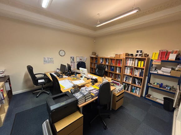 9 Linden Place, Glasgow, Offices To Let / For Sale - PHOTO-2026-01-20-08-38-13.jpg
