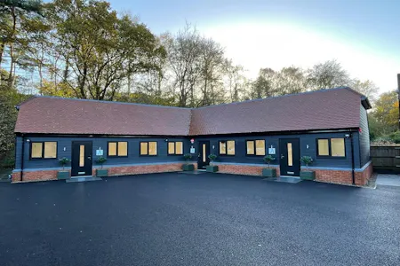 Units 2, 3 & 4, 299A Connaught Road, Woking, Office / Retail To Let - Screenshot 2026-07-27 163826.jpg