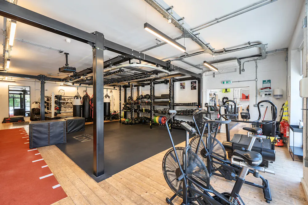 Queens Studios - 1476866-2-6a294a9bf0bfe.jpg