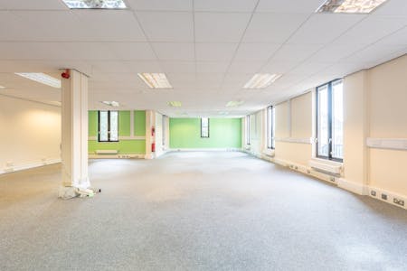 Sheridan House, Winchester, Investment / Office / Retail For Sale - DSC05754.jpg