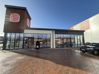 Restaurant/Hot Food Opportunity, Bourges View, Peterborough, Leisure / Restaurant / Cafe To Let - IMG_1321.jpg