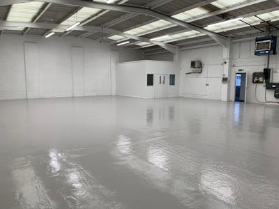 31 Loverock Road, Reading, Hi Tech / Lab / Industrial/Logistics / Other / Warehouse / Industrial / Warehouse To Let - Inside 1.jpg