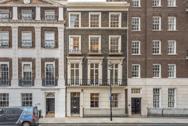 6 Adam Street, London, Offices To Let - 01-6_Adam_St_WC2N.jpg