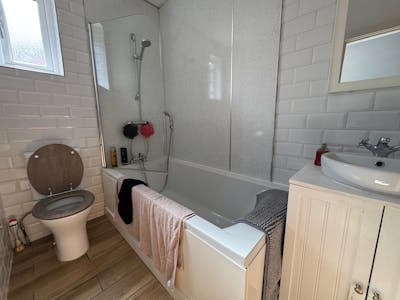 206 High Road, Benfleet, Residential Flat / Retail For Sale - IMG20250925WA0029.jpg