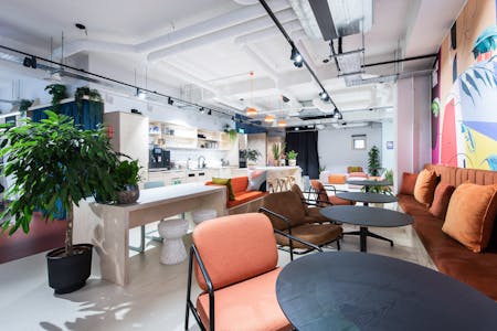 Runway East London Bridge, 18-20 Crucifix Lane, London, Office / Serviced Office To Let - Main break out and kitchen.jpg