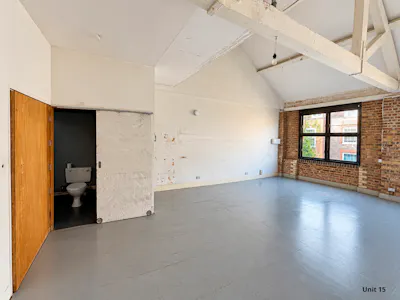 Dove Commercial Centre (Whole), London, Office To Let - 3.jpg