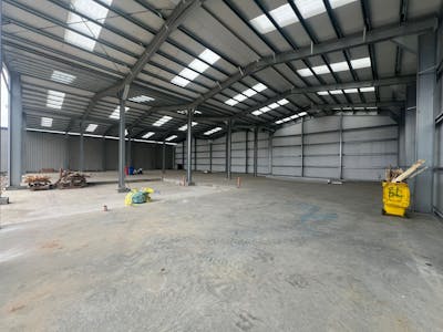 Units 1-3, Russell Gardens, Wickford, Industrial/Logistics To Let - 0e94ee0f89ea4b97a44a4a096703fd25.jpg