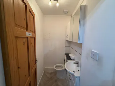 375-377 Rayleigh Road, Leigh-On-Sea, Office To Let - WhatsApp Image 2026-01-06 at 12.03.31 (2).jpeg