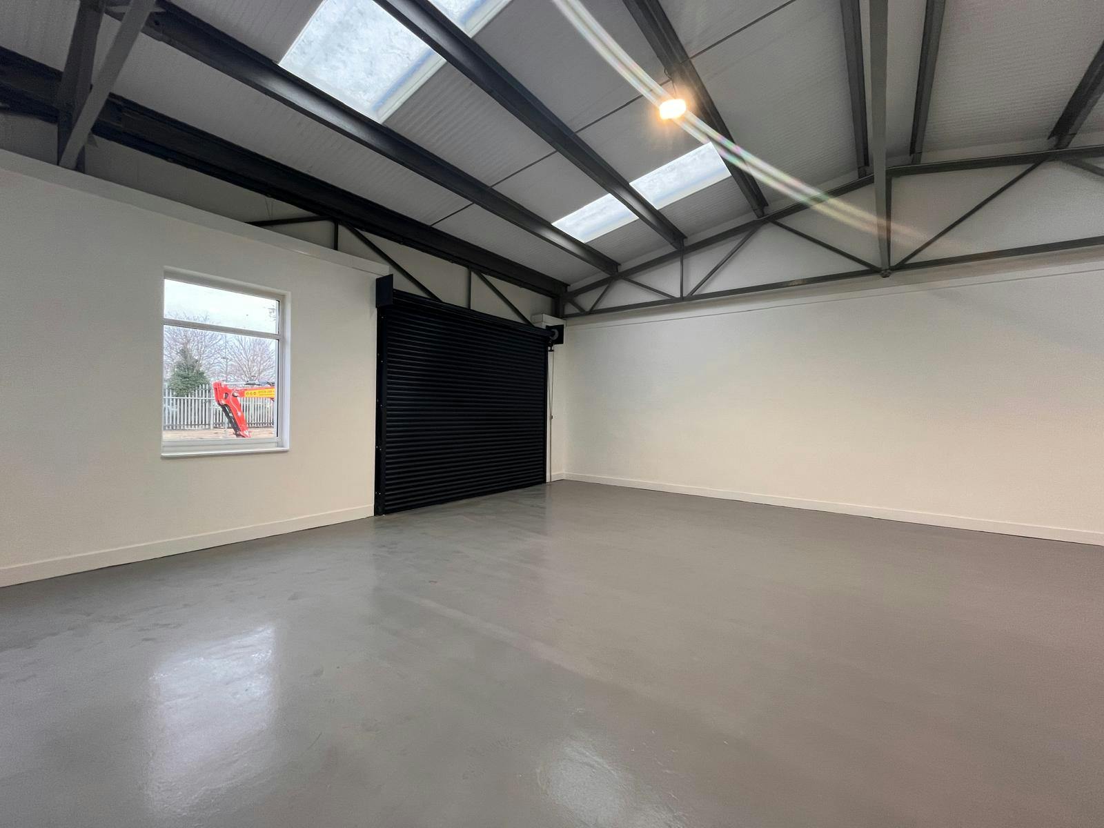 Units 2-4 The Point, Aylesbury, Industrial To Let - WhatsApp Image 2025121.jpeg