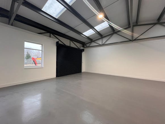 Units 2-4 The Point, Aylesbury, Industrial To Let - WhatsApp Image 2025121.jpeg