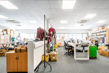 Industrial & Warehouse, Unit 4-5, London, Industrial/Logistics / Office To Let - Greenwich Centre Bus Pk U4-5 - 20.jpg