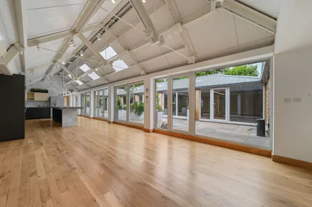 Rochelle School, 16 Playground Gardens, London, Office To Let - MD-BC-ArnoldCircus-27.JPG