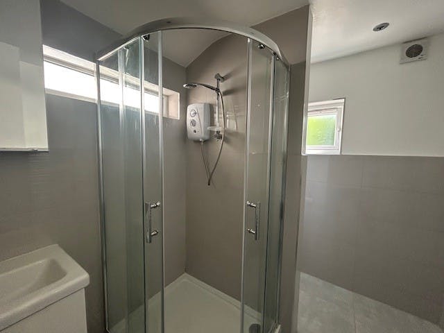 59 and 59a Victoria Street, Windsor, Investment / Residential / Retail For Sale - Shower room.jpg