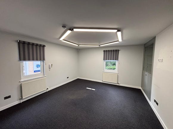 Unit 1 Cadzow Park, Hamilton, Offices To Let - PHOTO20251104061626 2.jpg