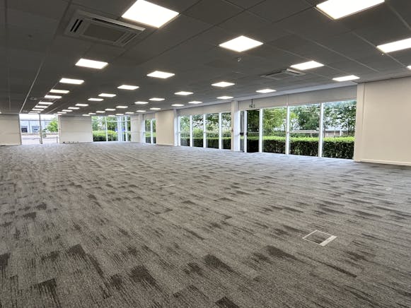 Mulberry Building, Mulberry, Swindon, Office To Let - IMG_0233.jpg Mulberry Building, Mulberry, Swindon, Office To Let - IMG_0233.jpg