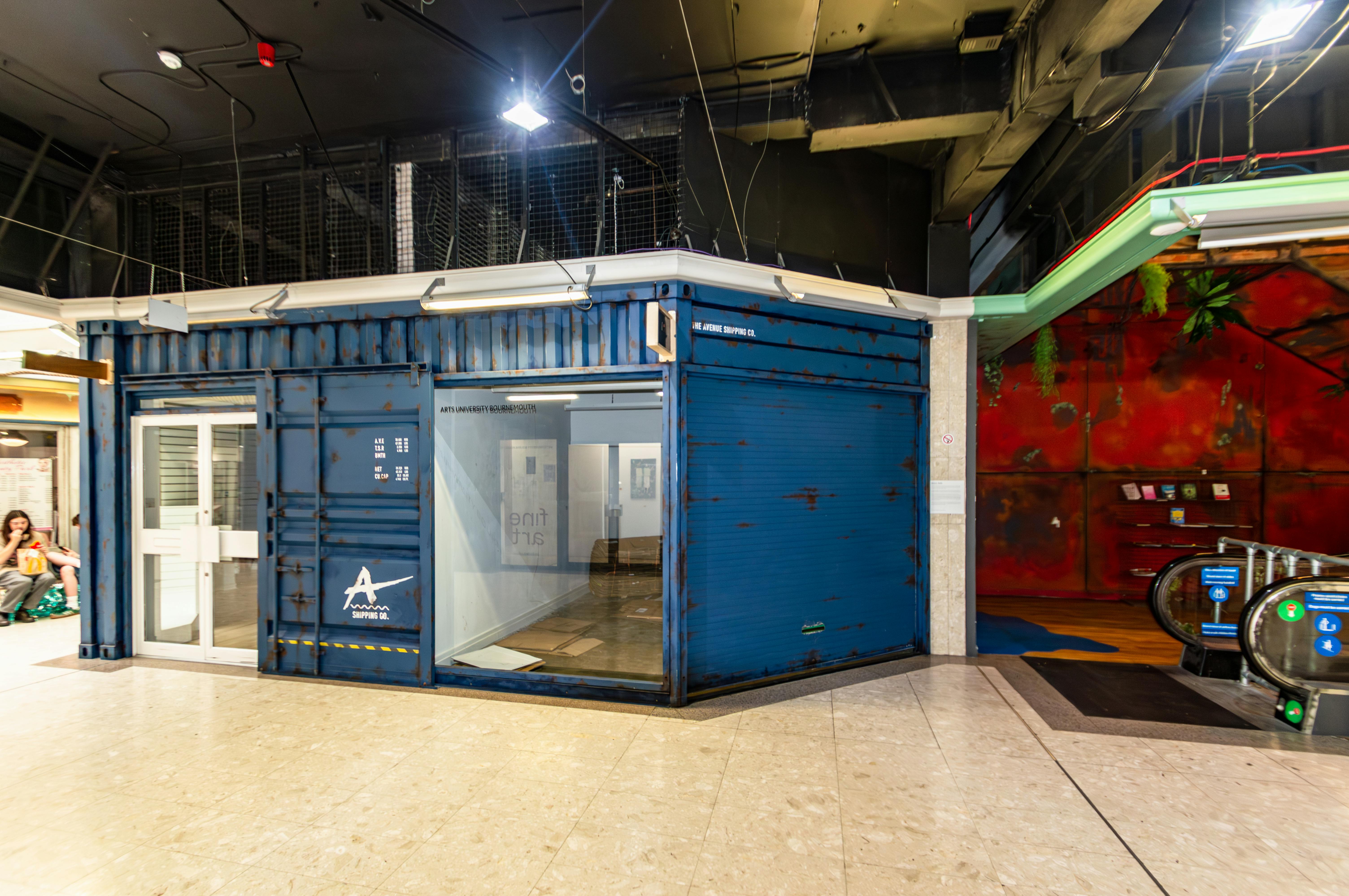 Retail/Shop in Bournemouth - photo 2