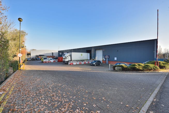 Unit 2 The Swallowfield Centre, Hayes To Let - _DSC2801.jpg