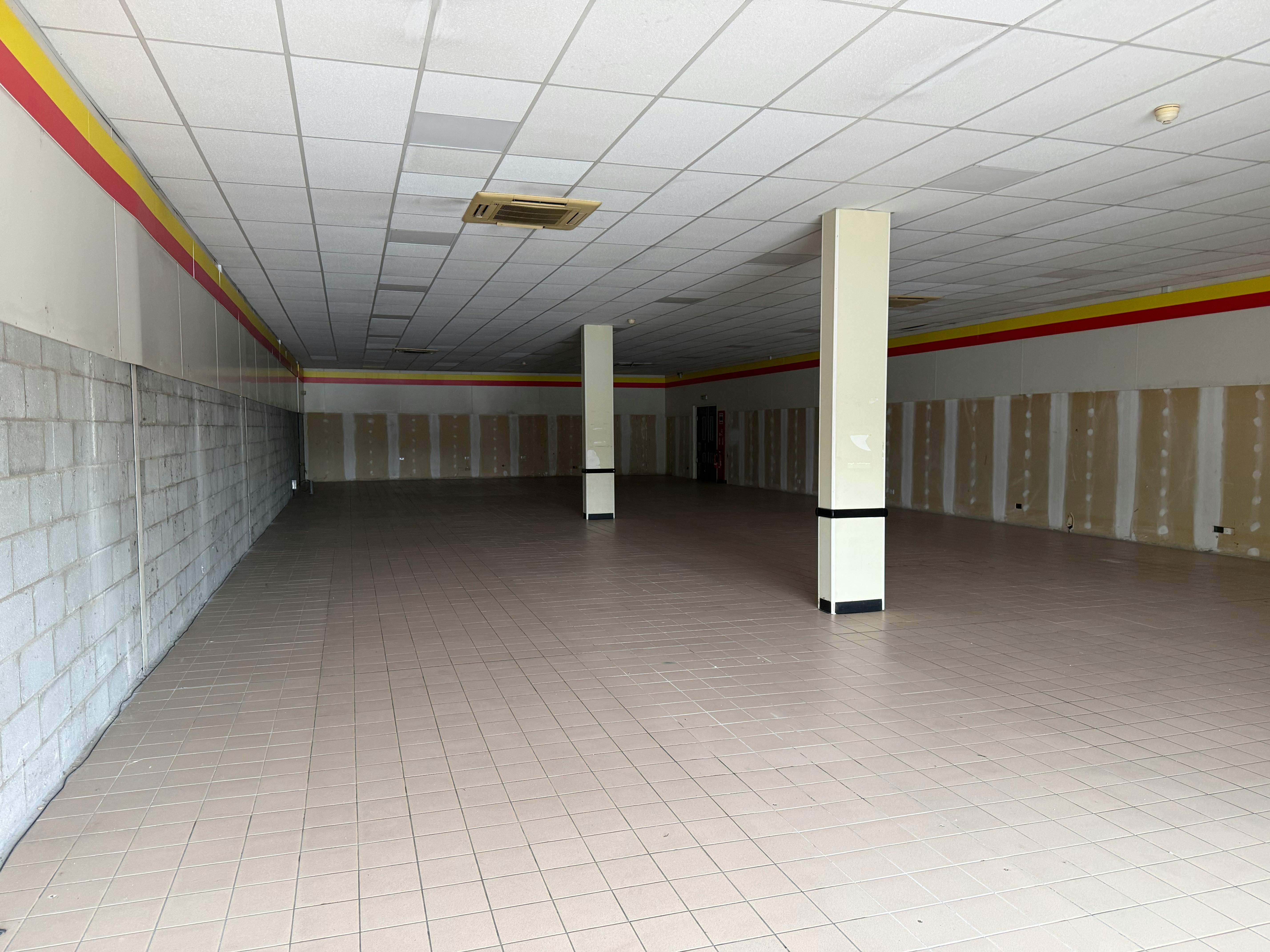 Unit 2/3, Taylors Lane, Rotherham, Retail To Let - IMG_0297.jpeg