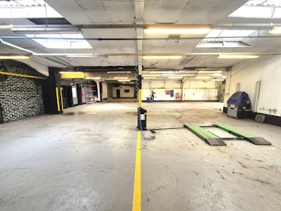 Unit L3 & L4, Stockport, Industrial/Logistics To Let - 20250904_135309.jpg