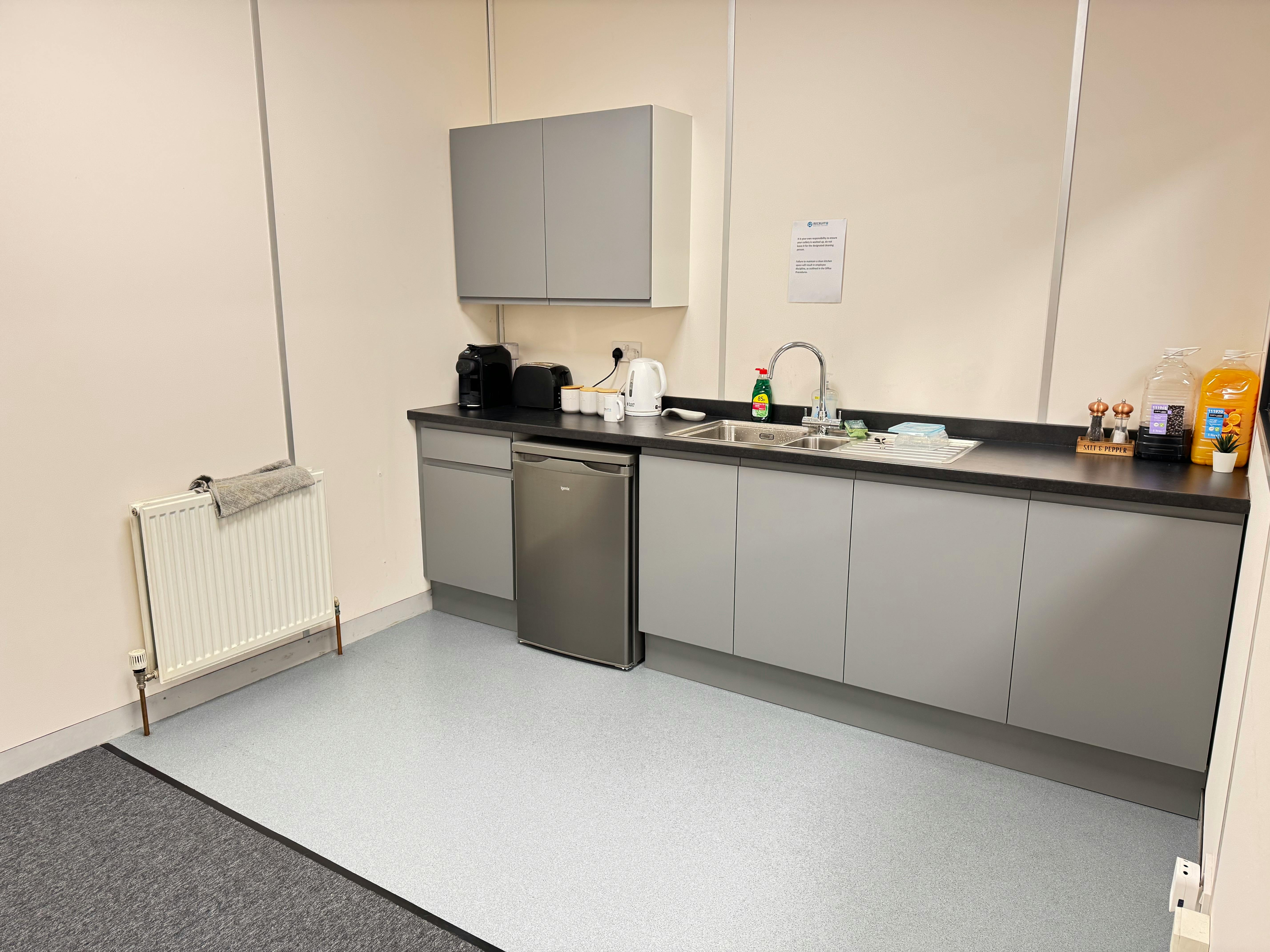 Office in Worcester - photo 2