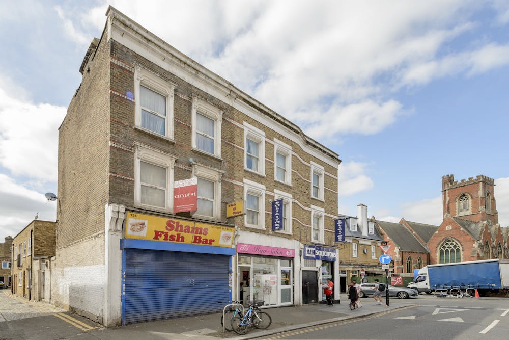 135 Churchfield Road - 135 churchfield rd3068.jpg