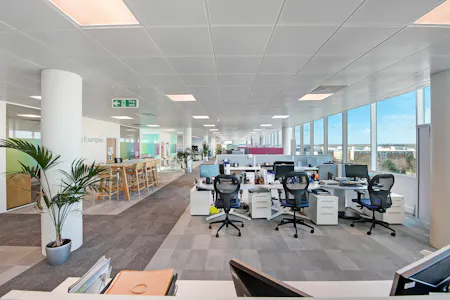 Titan Court, 3 Bishop Square, Hatfield, Office To Let - Titan Court Photography  Wells Design 29.jpg