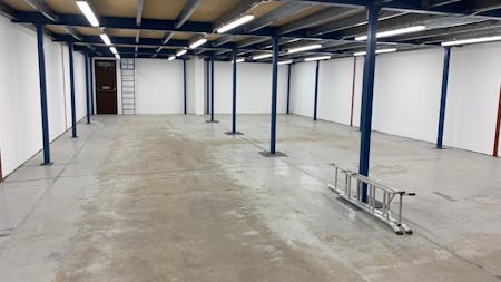 23 Parkside Centre, Southend-on-Sea, Industrial To Let - inside.jpg