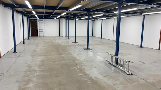 23 Parkside Centre, Southend-on-Sea, Industrial To Let - inside.jpg