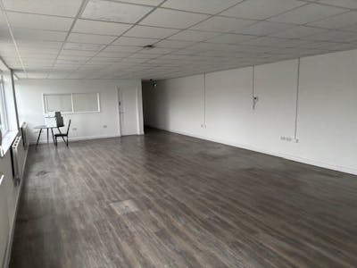 Unit 25, Travellers Lane, Hatfield, Industrial/Logistics For Sale - 3.jpg