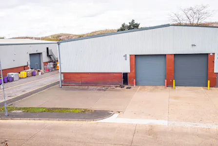 Unit 1  Airlinks Industrial Estate, Heston, Heathrow, Warehouse To Let - 1.1.jpg