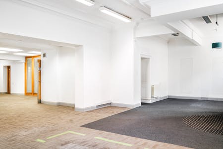 75 Cheap Street, Sherborne, Retail To Let - Cheap Street 75 02 of 09.jpg