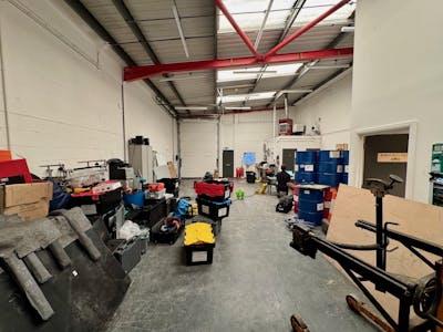 Unit 22 The Hawthorn Centre, Harrow, Warehouse To Let - 22 Hawthorn Centre 52.jpg