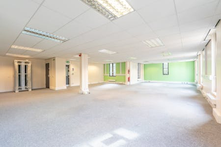 Sheridan House, Winchester, Investment / Office / Retail For Sale - DSC05753.jpg
