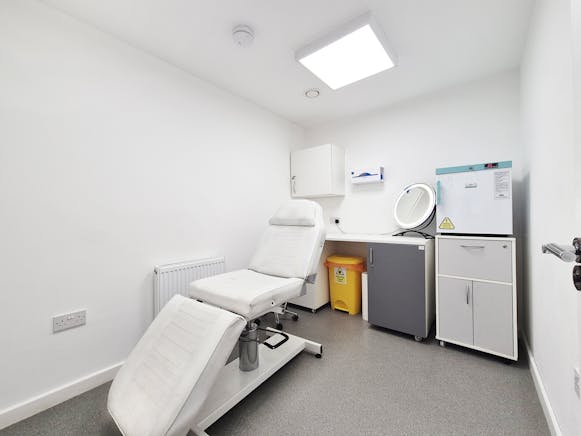 1827 Maryhill Road, Glasgow For Sale - room3_1.jpg