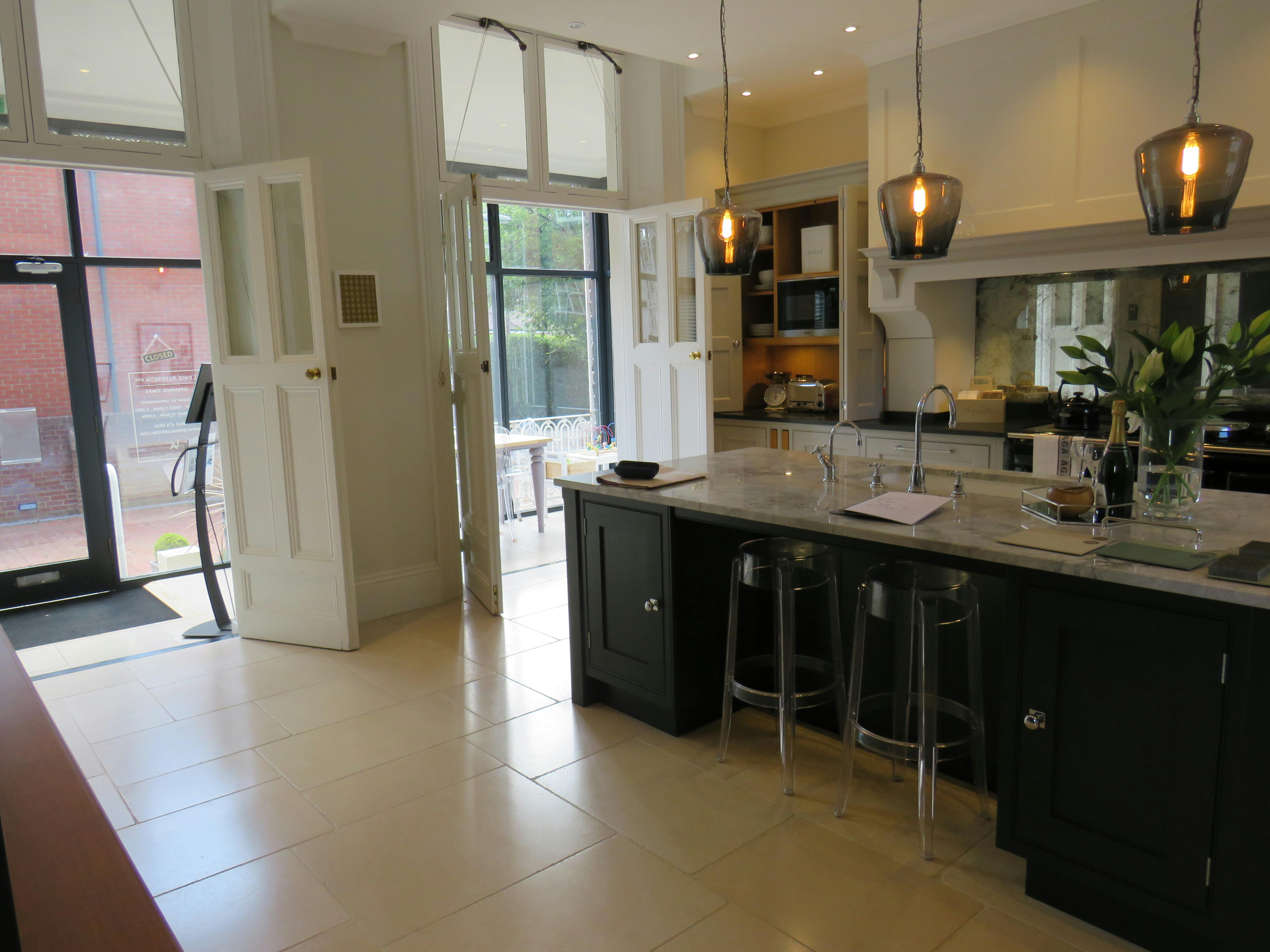 The Lodge, Hartley Wintney, Offices / Retail To Let - IMG_1804.JPG