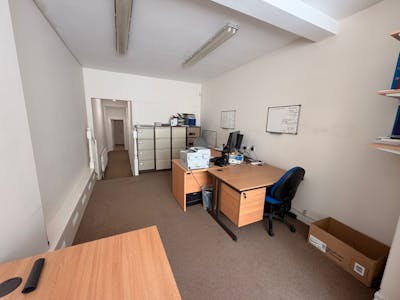 977 London Road, Leigh-on-Sea, Office / Retail To Let - WhatsApp Image 2026-04-27 at 14.12.21 (4).jpeg