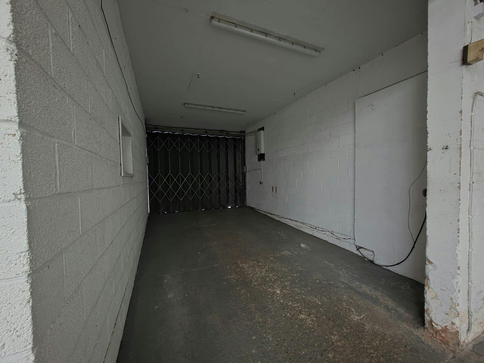 Industrial Unit in London - photo 4