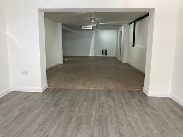 4 Guildford Road, Bagshot, Industrial / Warehouse To Let / For Sale - office 1.jpg