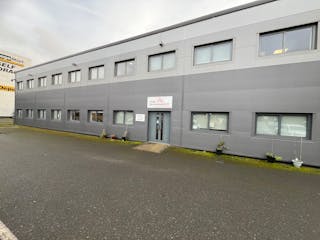 Units A & C Knaves, Beech Way, High Wycombe, Offices To Let - 20250121_123546276_iOS.jpg
