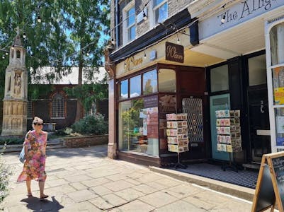 1A Church Court, Richmond, Retail For Sale - 1A Church Court Ext.2.jpg