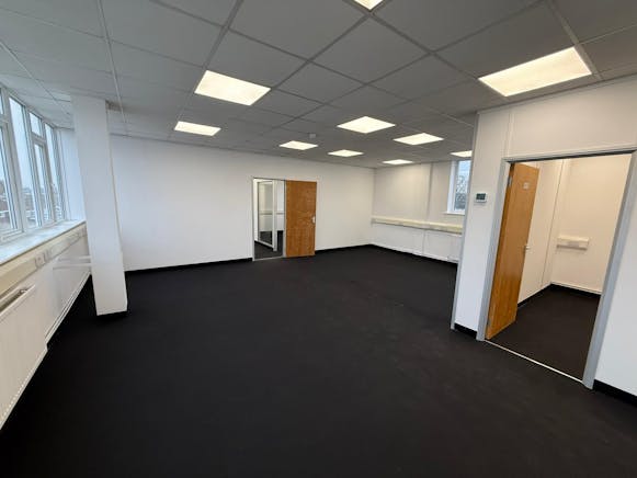 11 Totman Crescent, Rayleigh, Industrial / Office To Let - WhatsApp Image 2026-01-06 at 13.51.13 (1).jpeg